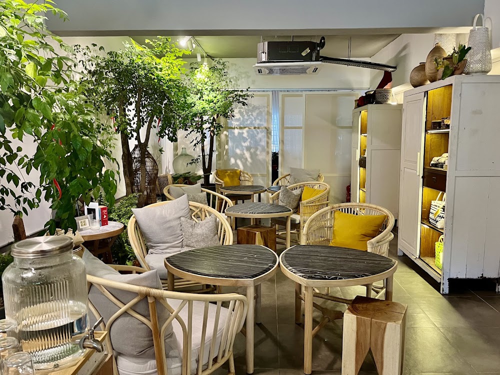 3 Cups Cafe