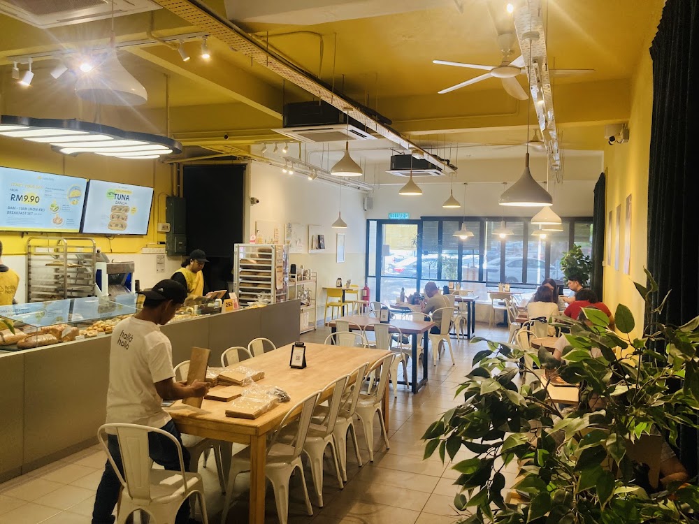 Halla Holla Damansara Jaya