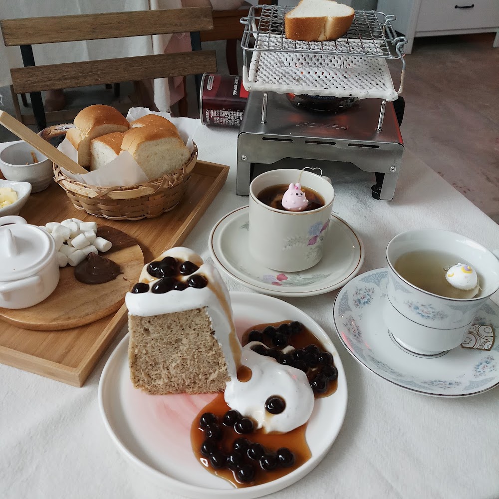 TINYBAKER