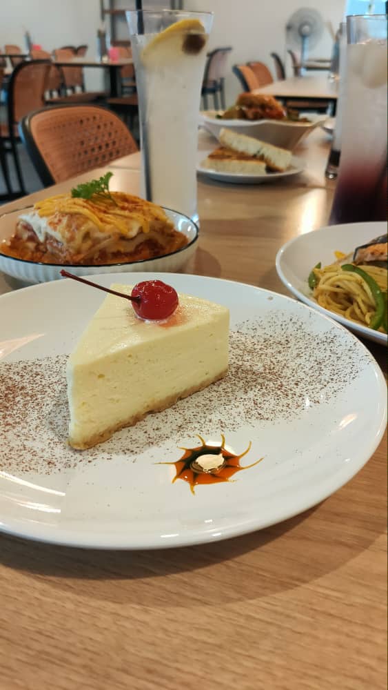 Manna's Cafe n Bakery